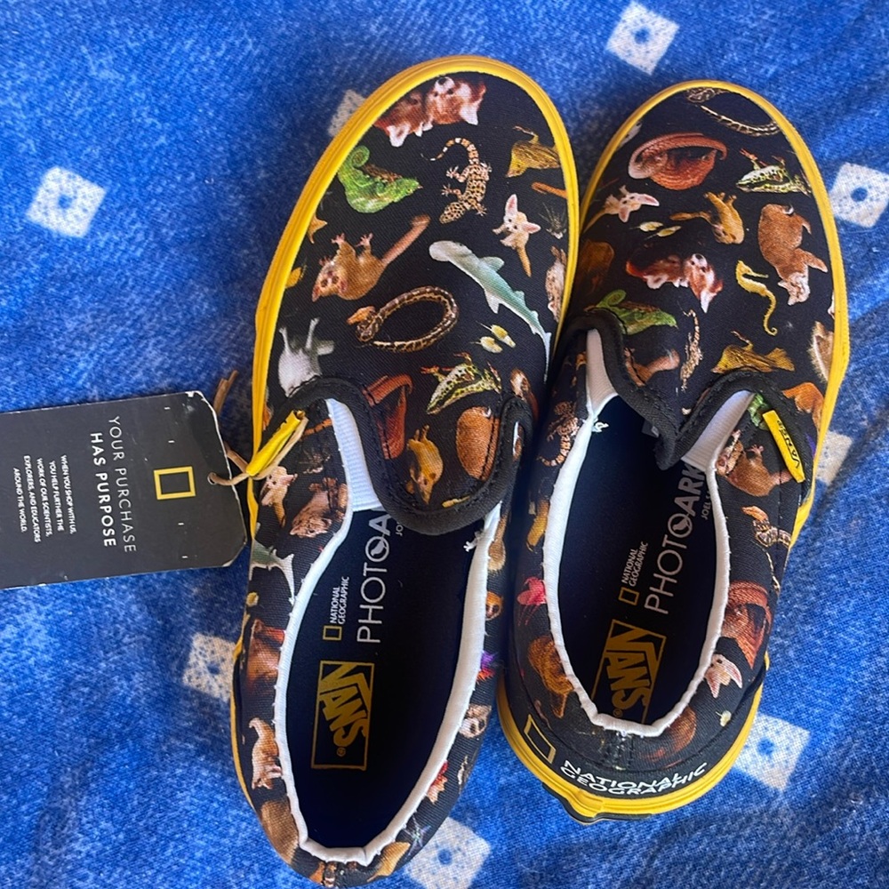 New with tags Vans size 2 kids National Geographic